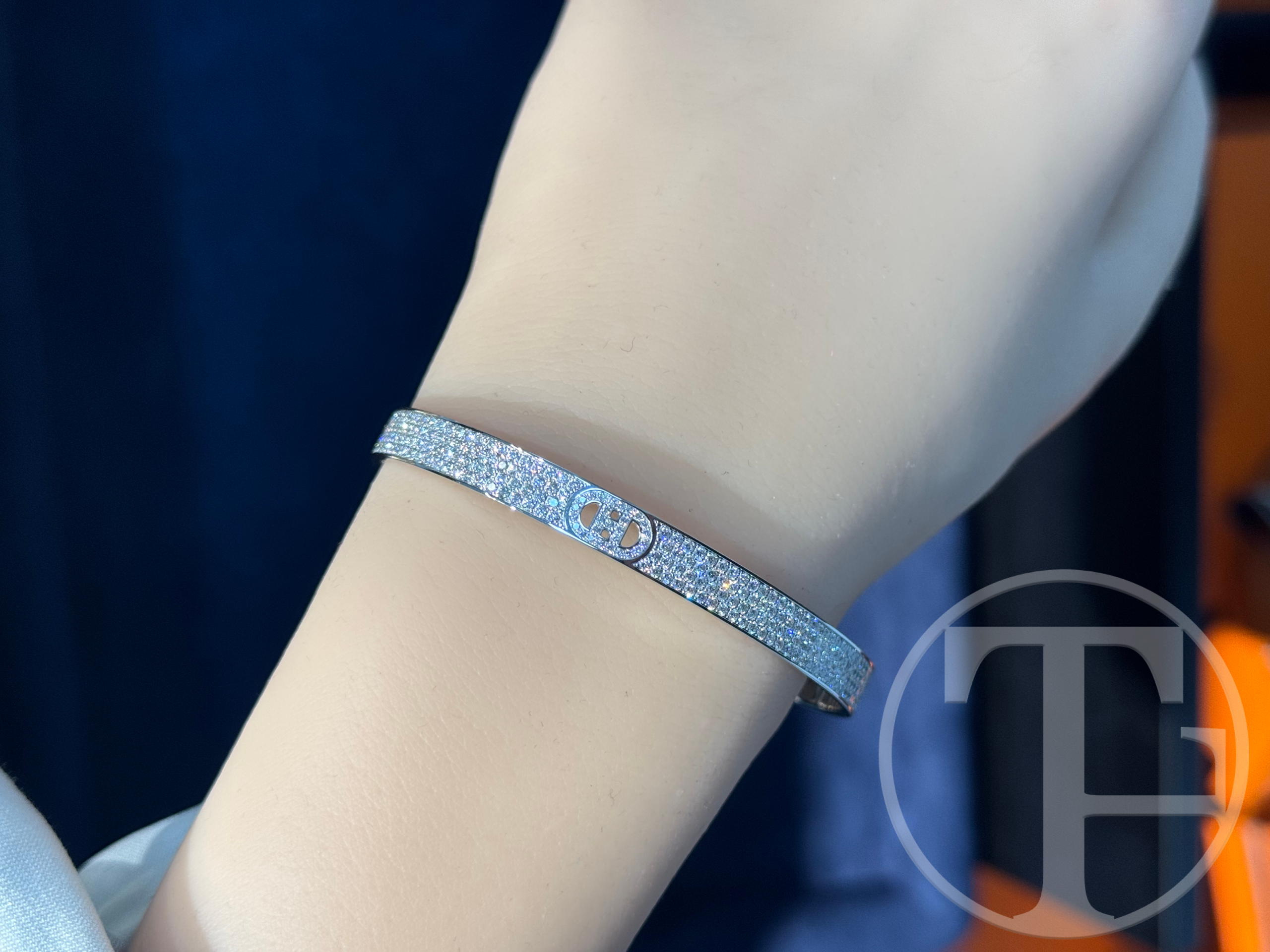 hermes h d'ancre bracelet (full diamond) hermes h d'ancre bracelet (full diamond)