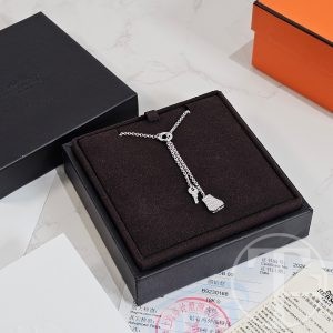 New Arrivals hermès kelly clochette diamond necklace, small model