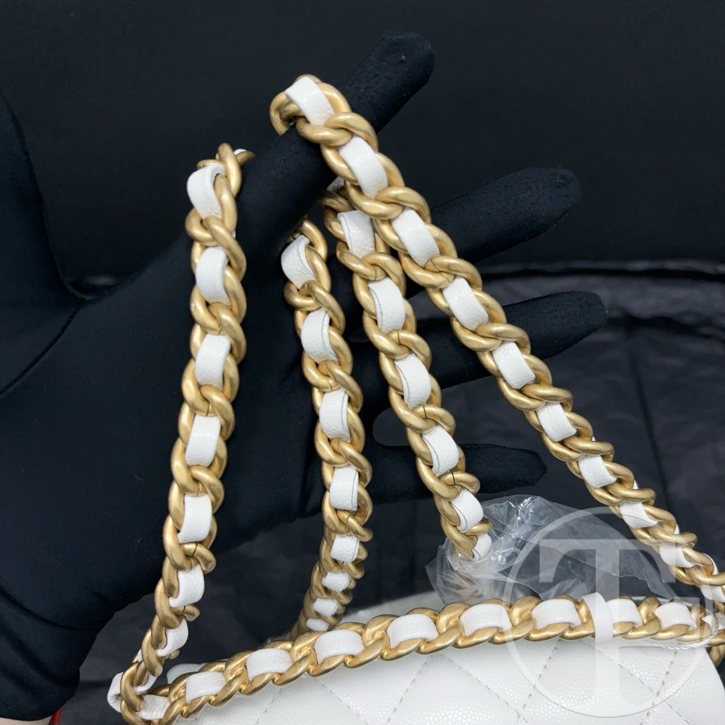 chanel 24s white caviar skin square bag with vintage gold tone handle microchipped (24s) chanel 24s white caviar skin square bag with vintage gold tone handle microchipped (24s)