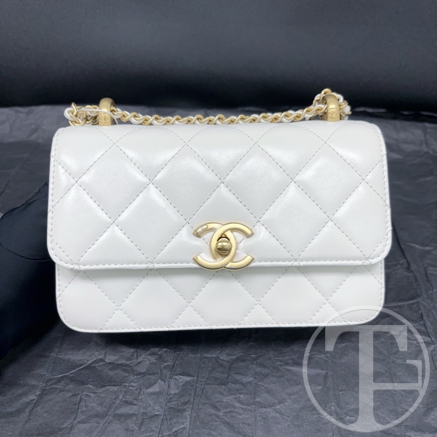 chanel 21 microchipped double gold ball adjustable chain flap bag chanel 21 microchipped double gold ball adjustable chain flap bag