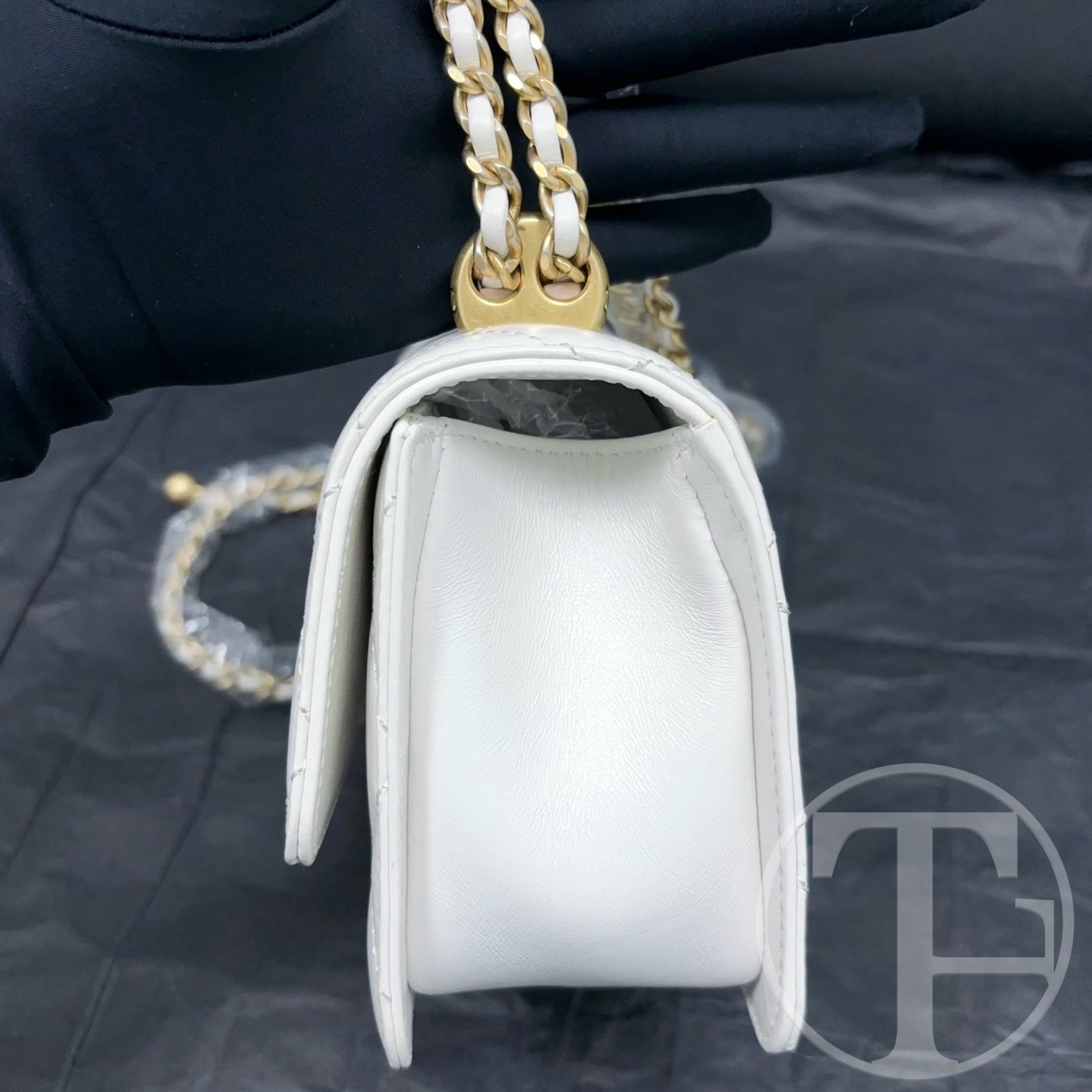 chanel 21 microchipped double gold ball adjustable chain flap bag chanel 21 microchipped double gold ball adjustable chain flap bag