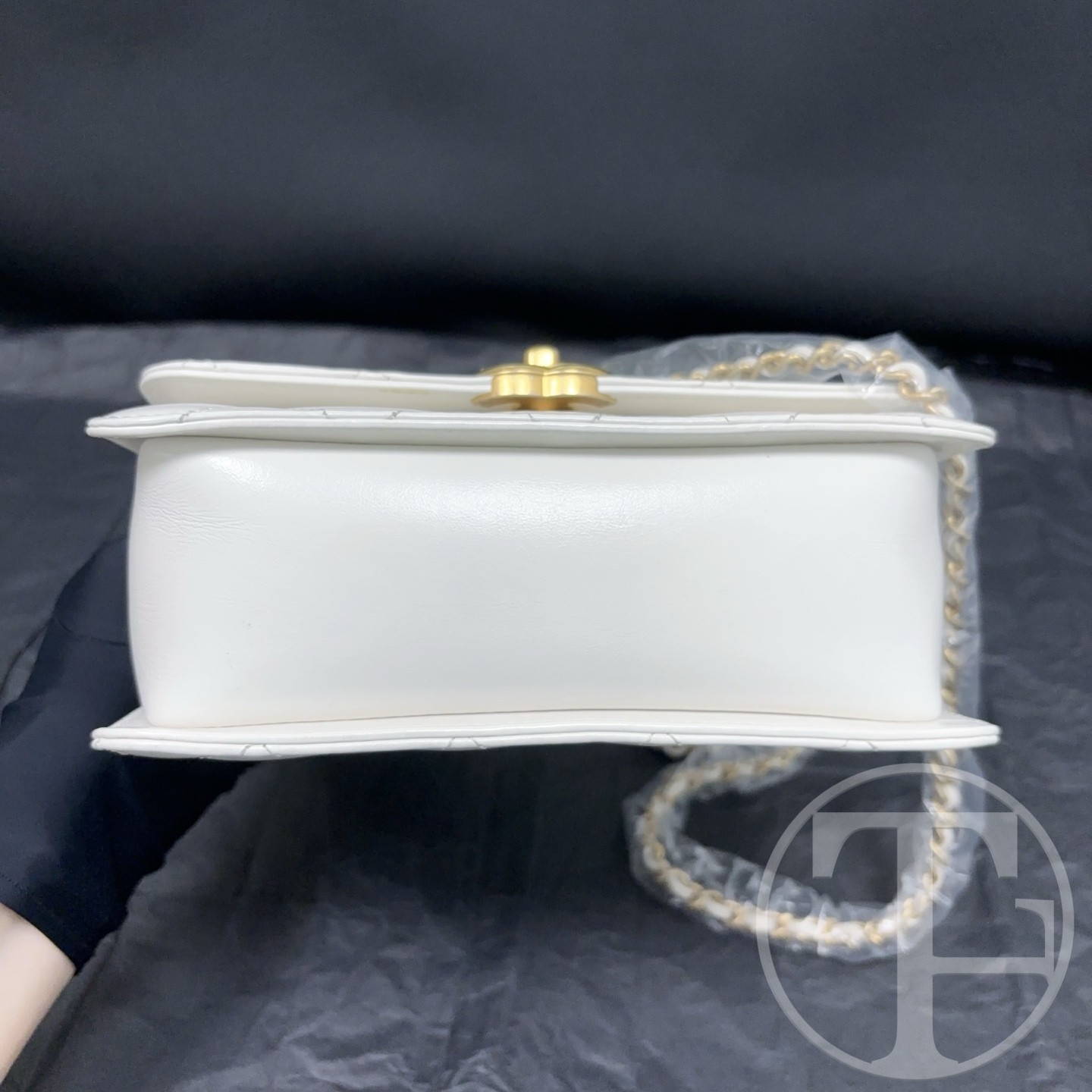 chanel 21 microchipped double gold ball adjustable chain flap bag chanel 21 microchipped double gold ball adjustable chain flap bag