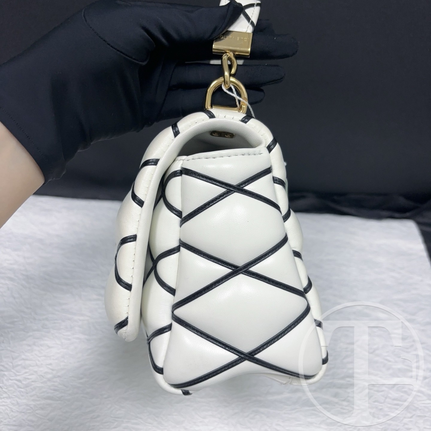 louis vuitton go 14 black and white diamond quilted lambskin medium bag louis vuitton go 14 black and white diamond quilted lambskin medium bag