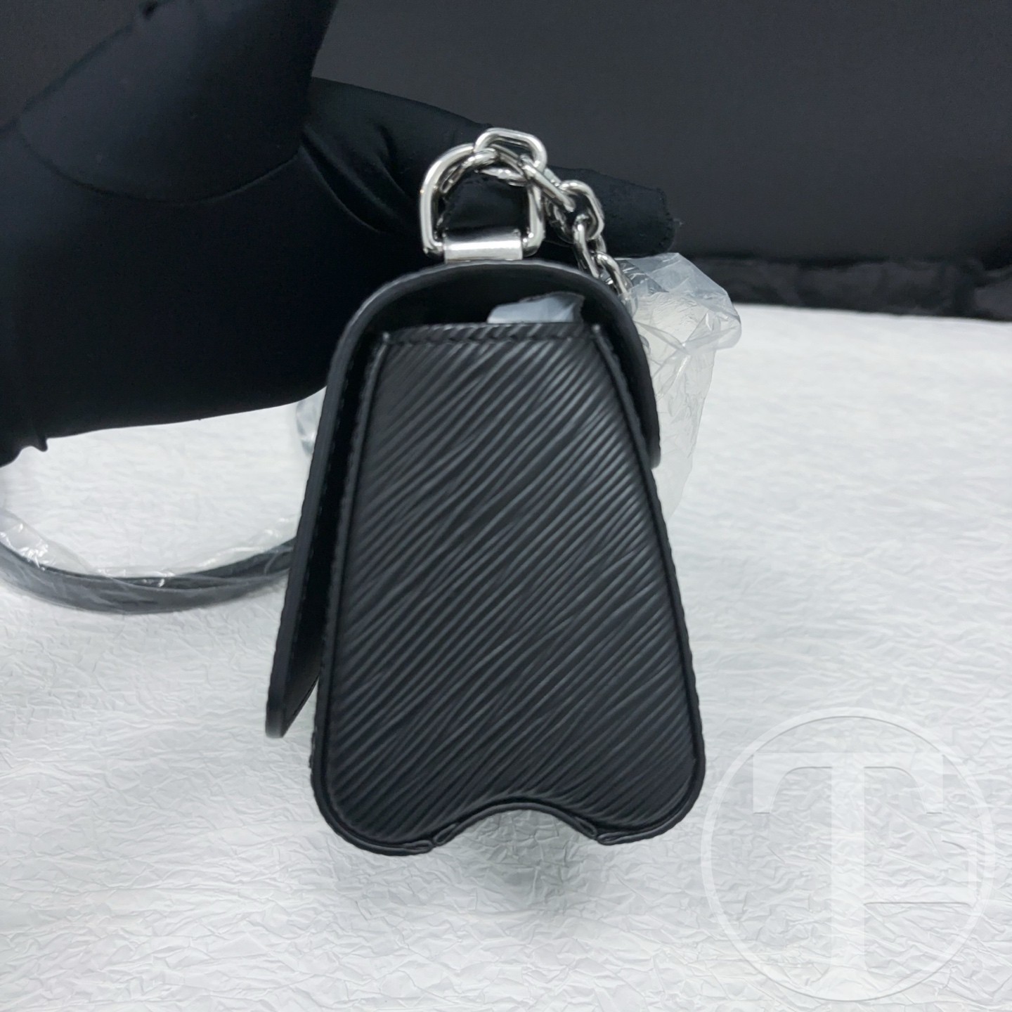 louis vuitton twist chip small shoulder bag louis vuitton twist chip small shoulder bag