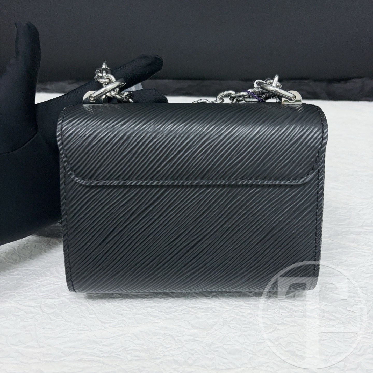 louis vuitton twist chip small shoulder bag louis vuitton twist chip small shoulder bag