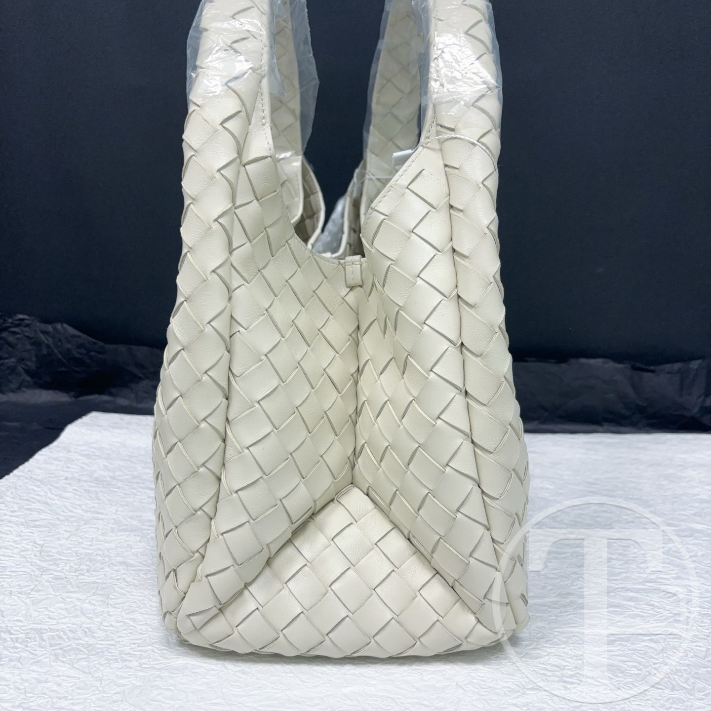 bottega veneta medium campana intrecciato bag in sea salt lambskin bottega veneta medium campana intrecciato bag in sea salt lambskin