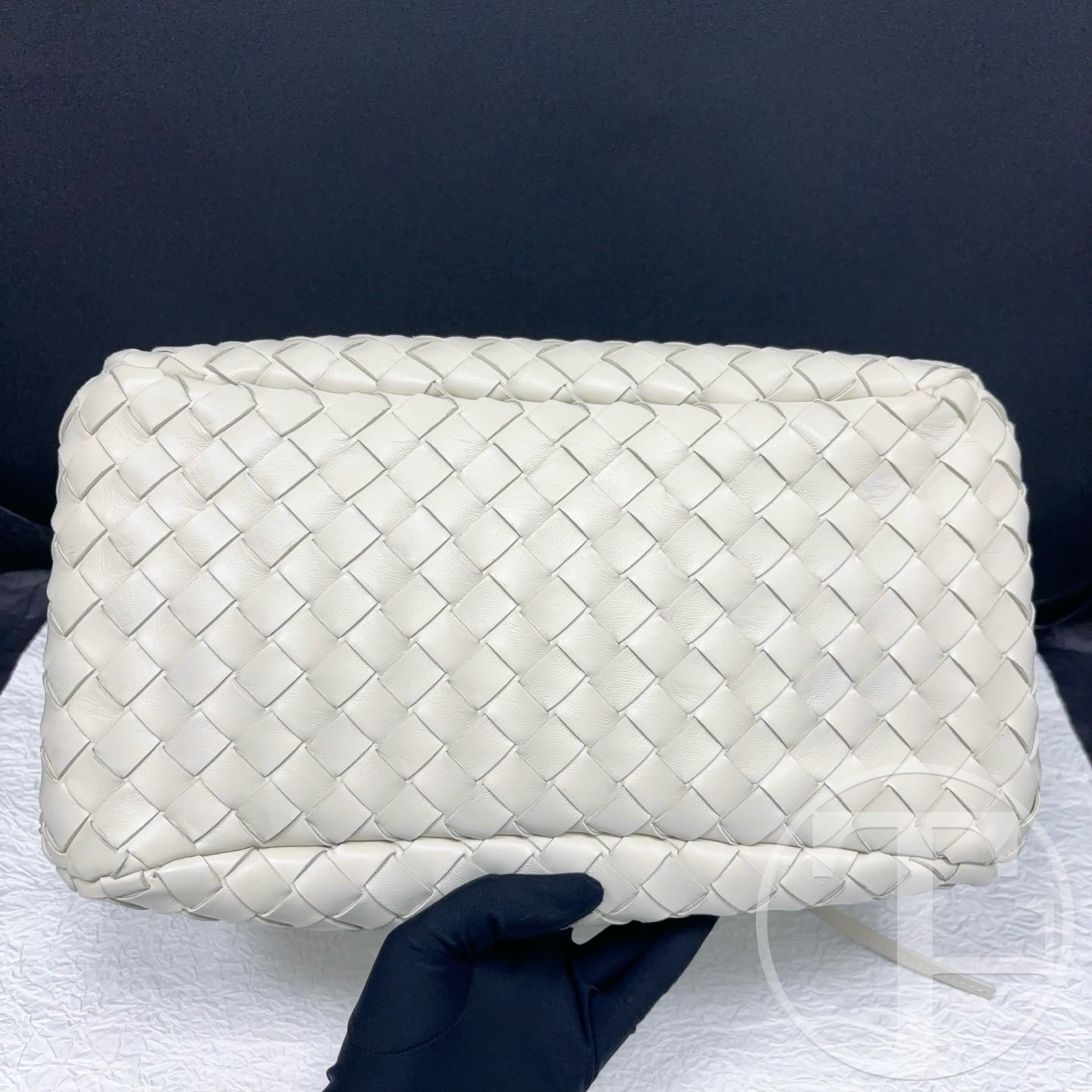 bottega veneta medium campana intrecciato bag in sea salt lambskin bottega veneta medium campana intrecciato bag in sea salt lambskin