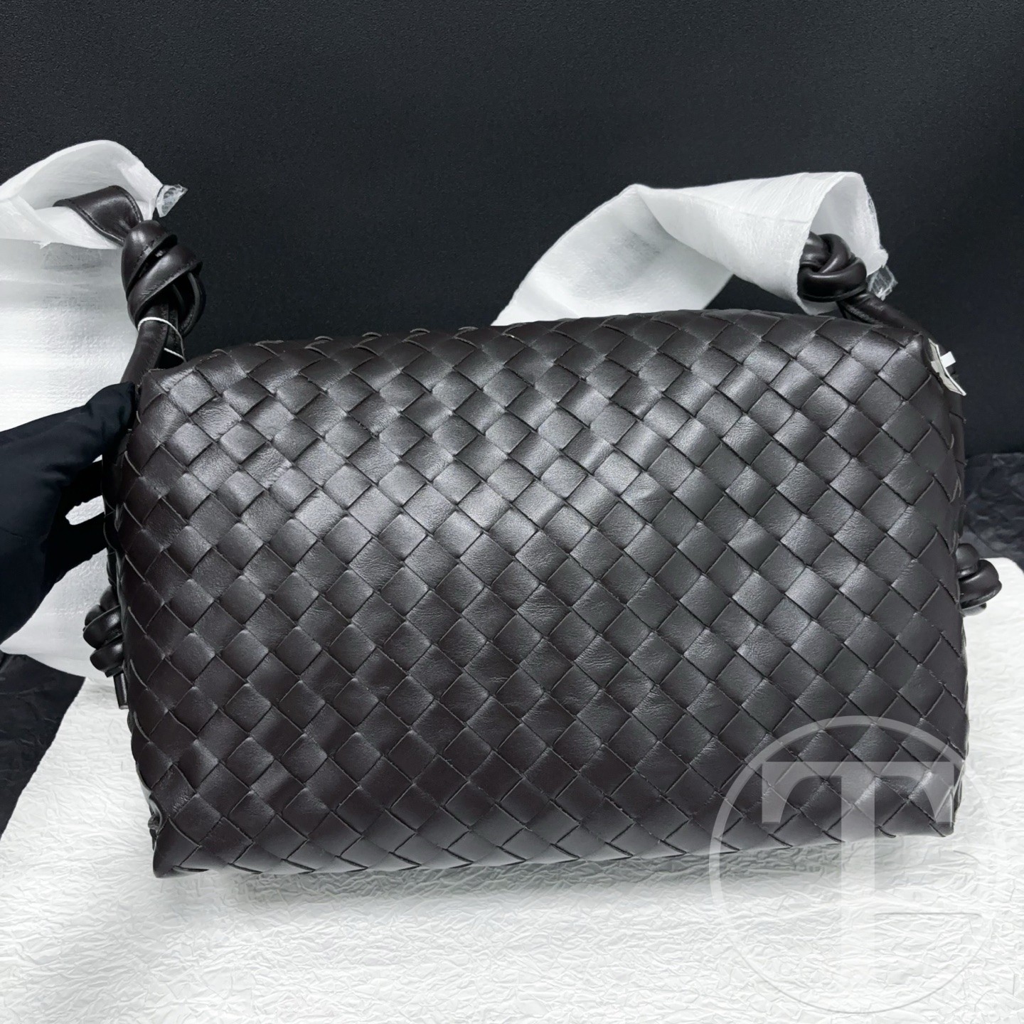 bottega veneta loop weekender intrecciato pillow bag in fondant calfskin bottega veneta loop weekender intrecciato pillow bag in fondant calfskin