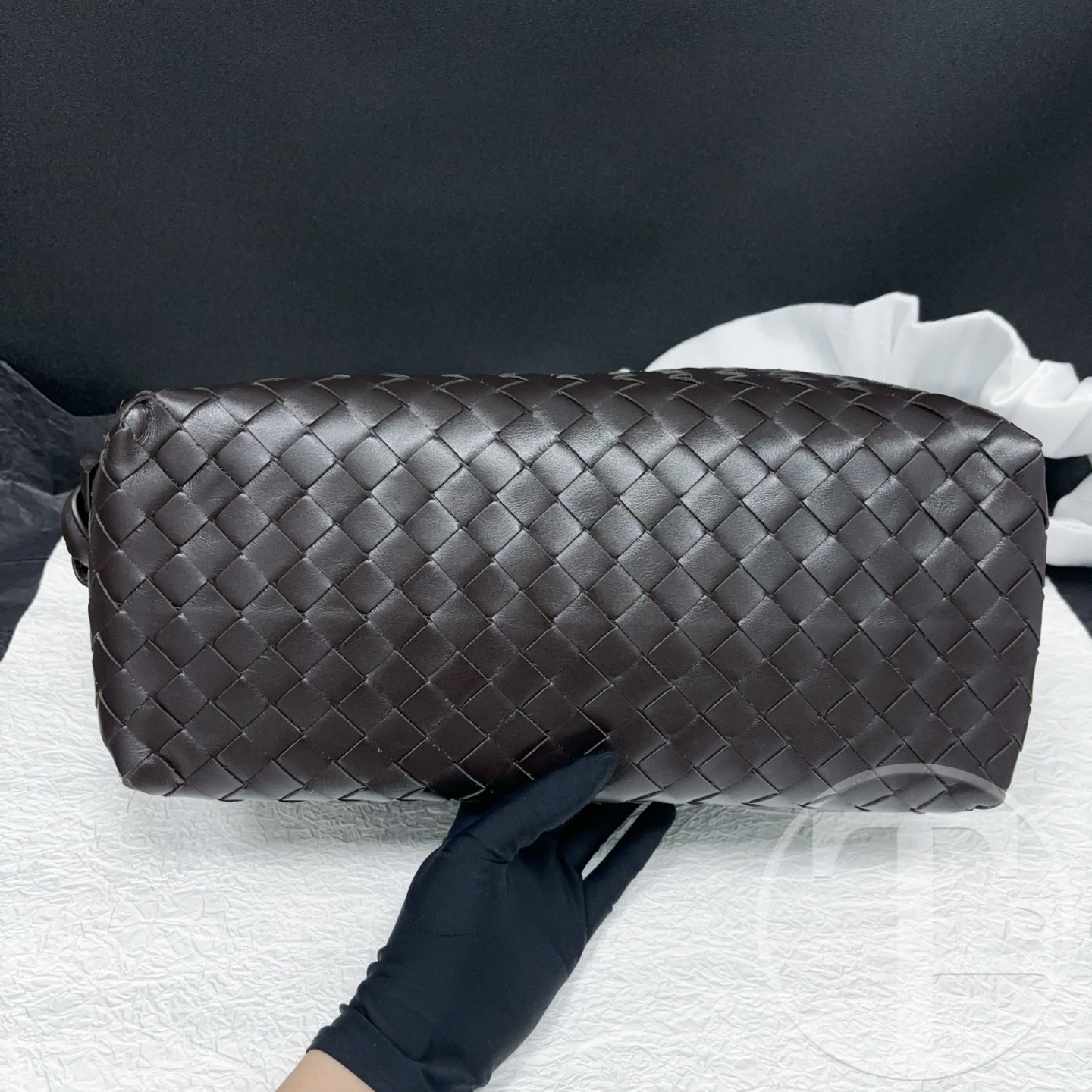 bottega veneta loop weekender intrecciato pillow bag in fondant calfskin bottega veneta loop weekender intrecciato pillow bag in fondant calfskin