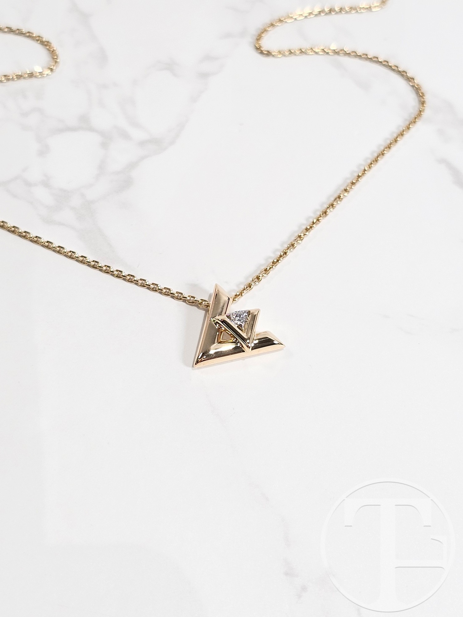 louis vuitton lv volt diamond necklace louis vuitton lv volt diamond necklace